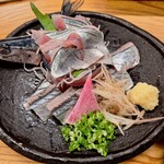 おぐろのまぐろ - 秋刀魚刺し一尾