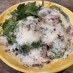 LUMINO CaRINO - サラダにかかってるのは羊のチーズ。爽やかな味でハマりそう。