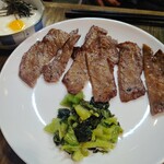 たん焼専門店 高甲 - 『たん焼 夜定食』2,700円 牛タンで青菜漬けを包んで食す