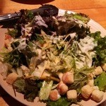 地酒・海鮮居酒屋 灯 - 灯の定番温玉サラダ