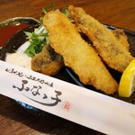 ふなっ子 - 熱々サクサクで添えてあるソースが美味しい