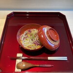 鮨けんすけ - 【10月】いりこ出汁の菊花にゅう麵