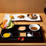 串揚げ 勝 - 串揚げ、調味料