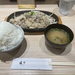 鉄板ホルモン 蟻月 - 