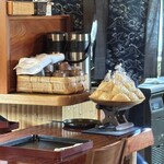 御手打ちそば やま本 - 帰りに天かすを頂きます