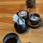 御手打ちそば やま本 - テーブル