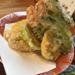 御手打ちそば やま本 - 天麩羅がぎっしり