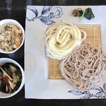 つけ汁うどん あくつ - 合い盛りうどん・ピリ辛肉汁（大盛り）＆ ミニまいたけごはん
