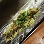 お好み焼き いしり - せせりの味噌ニンニク炒め