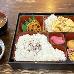 カフェレストBONBON - 料理写真:日替り弁当・鶏天