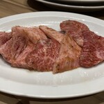 焼肉 ジャンボ - 