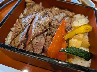 카루이자와 72 골후 히가시 코스 레스토랑 - 国産牛ステーキ重