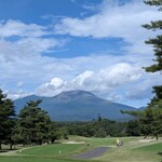 Karuizawa 72 Golf Higashi Course Restaurant - とても天気が良く浅間山がきれいに見えました