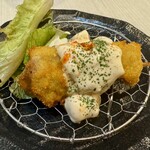 酒場 此処に来れば 天満本店 - 鶏モモタルタルソースがけ