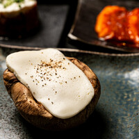 大分県産ジャンボ椎茸のモッツァレラ焼き