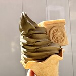 321684910 - もなか付きほうじ茶ソフトクリーム
