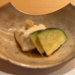 321688337 - セットの胡麻豆腐と水茄子の刺身