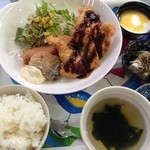 O.B・WEST - ミックスフライ定食？？前回友人が頼んだときはエビフライが入っていたのだ。(H2610)