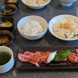 焼肉 恵比寿 - 料理写真:牛カルビセット　1,518円