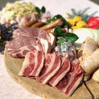 ボリューム満点！豊富な食材でお子様までお楽しみいただけます。