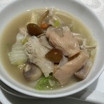 御膳房 - 雲南きのこ地鶏火鍋 二杯目