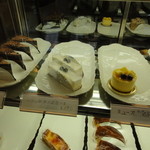 Orionyougashiten - ケーキも結構並べてあります。