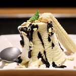 お好み焼・鉄板焼 六三 - 黒ゴマとナッツのアイス