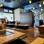 お好み焼・鉄板焼 六三 - モダンスタイルのくつろぎ空間