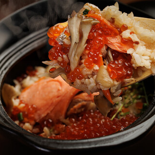 【名物：土鍋ご飯】当店は肉・野菜・魚介全てに拘っております。