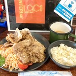INTERbar - お肉たっぷり！当店名物の『やみつき ぶたからセット』900円