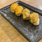 にぎりの一歩 - バフンウニ、ムラサキウニ