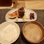 ひとしお - 炭焼き鮭ハラス定食