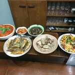 家庭料理とお酒 香の穂 - 大皿料理