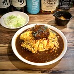 チャモロ - やわらか厚切り牛タンオムライス