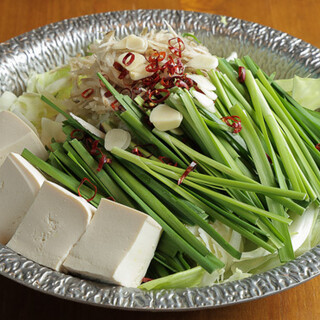 Hakata Motsunabe, Grilled Gyoza, and Sesame Mackerel – A lineup of our signature dishes!