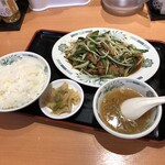 中華食堂 日高屋 - 料理写真:ニラレバ炒め定食（税込810円）
