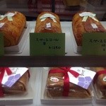 いなばや - スペースロールはロールケーキです。抹茶と何種類かありました。