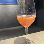 Lega - 2杯目のノンアルカクテル。白ワインに紅茶とグレープフルーツやったかな？お肉の時だったのでお口がさっぱりしました。