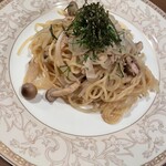 バー リーファー - きのことツナの和風パスタ　¥850