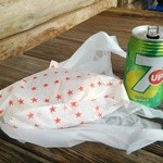 Stamina本舗 Kaya - スペシャルバーガー626円 缶ジュースセブンナップ130円