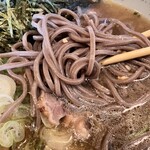 たき山 - 噛み応えある太い蕎麦