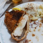 日進食堂 - 一味唐辛子で味変してみました