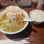 ラーメン由 - 料理写真: