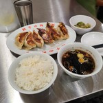 餃子の肉太郎 - 