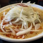 ラーメン南の - 背脂担々麺玉ねぎトッピング