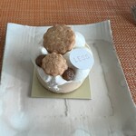 LESS by Gabriele Riva & Kanako Sakakura - 