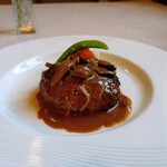 321748459 - 『メイン』⇒宮崎牛と日南赤豚のハンバーグ きのこソース