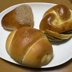 ベーカリー ニコフルール - 栗あんぱん、抹茶あんぱん、塩パン