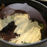 フロマージュ - その下には、チョコ、クリーム、抹茶ケーキが隠れている。