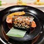 湯宿 だいいち - 飾り海苔を巻いていただきます。